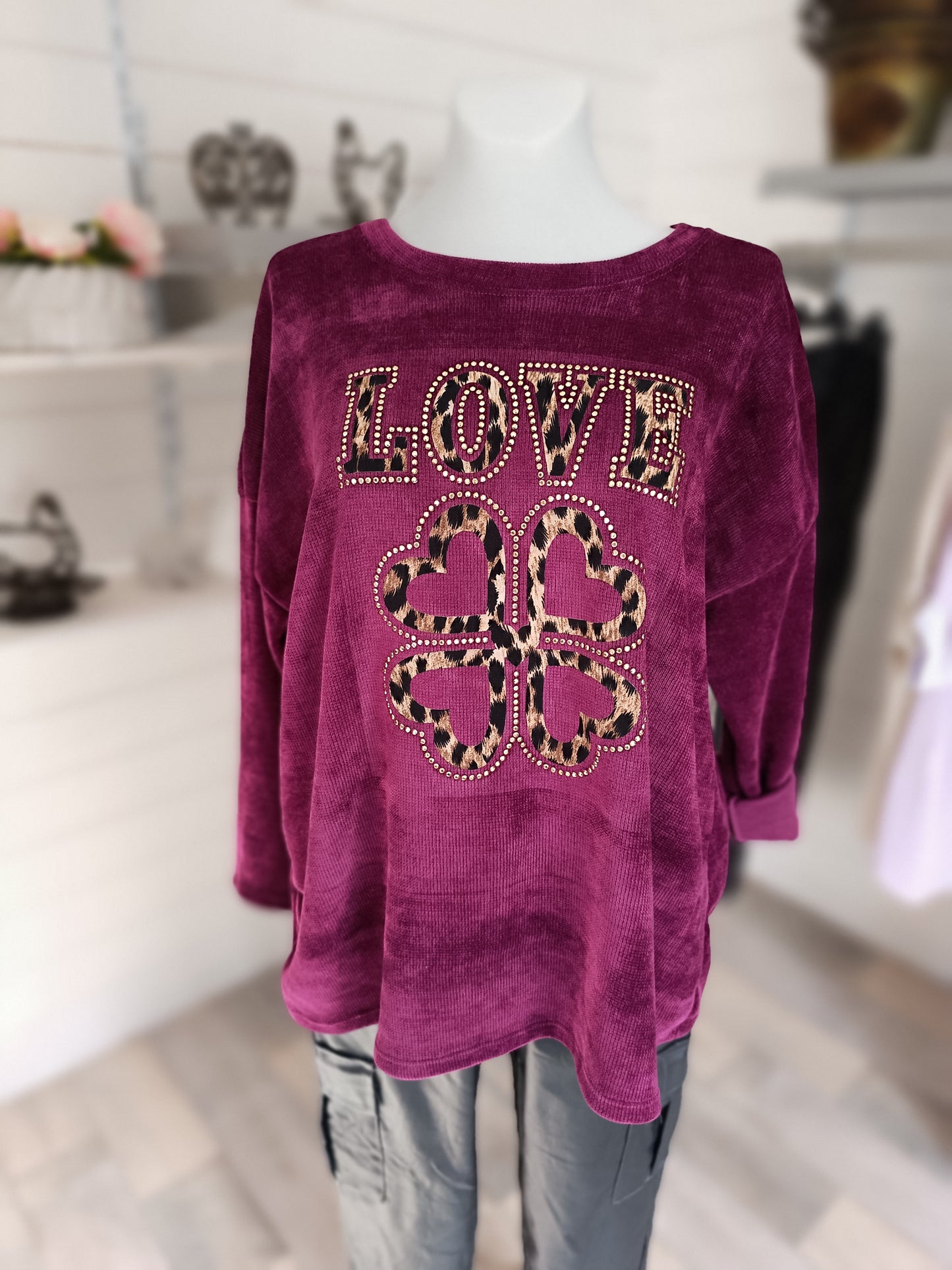 Damen Sweater Farbe Beere, Feincord, Love Print Leo
