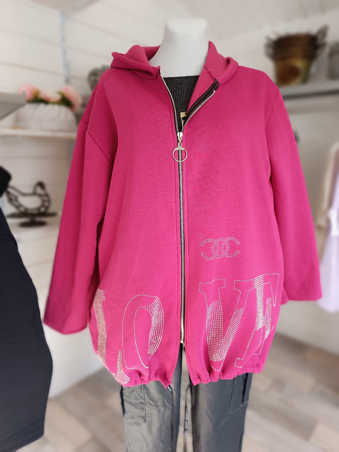 Sweatjacke farbe Pink, Love aus Strass, Reißverschluss und Bindeband